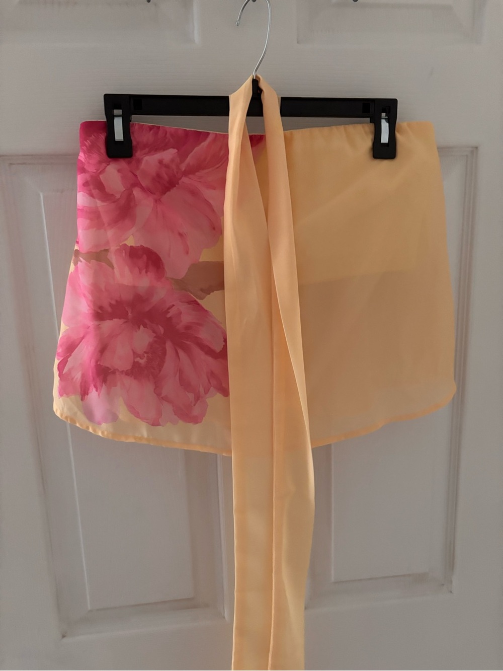 Altar'd State Peach and Pink Floral tube top optional neck band
